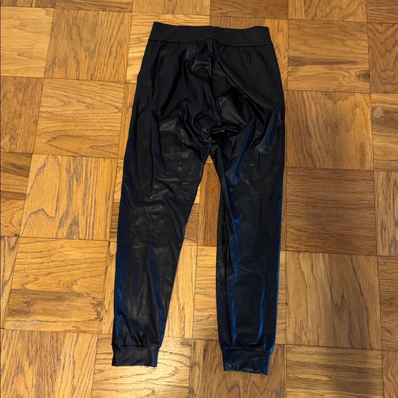 Commando Faux Leather Jogger size small - Picture 8 of 8